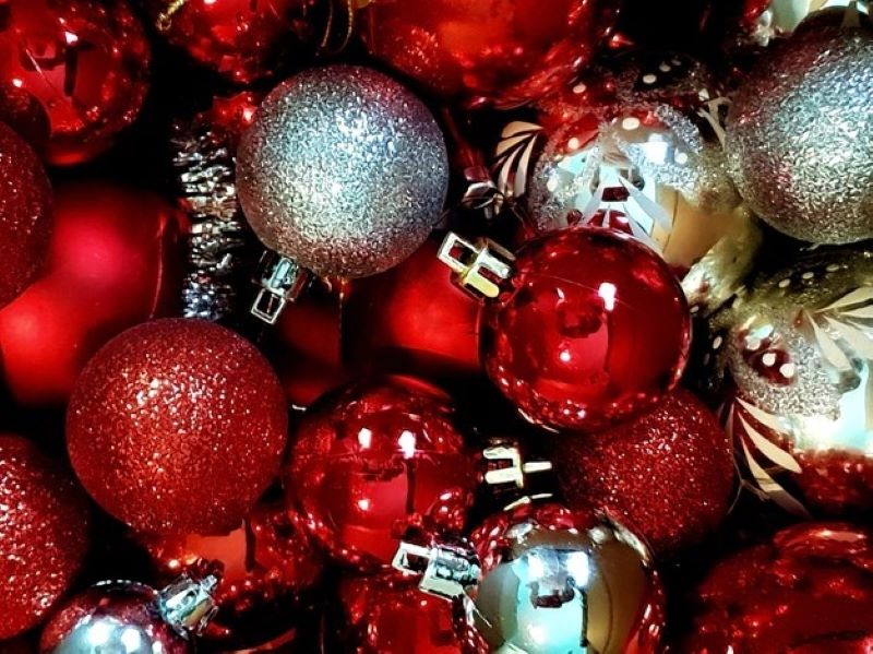 Discovering the Beauty of Hand-blown Glass Christmas Ornaments: A Collector's Guide