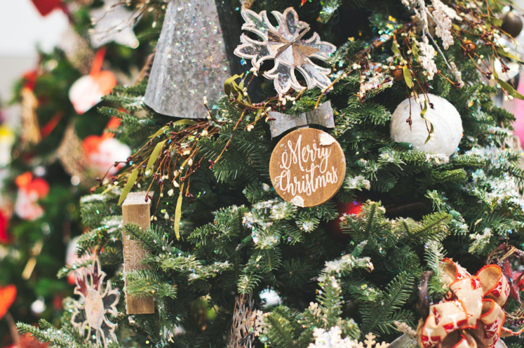 The Perfect Christmas Crush: Finding Real Love Under the 8-Foot Artificial Christmas Trees